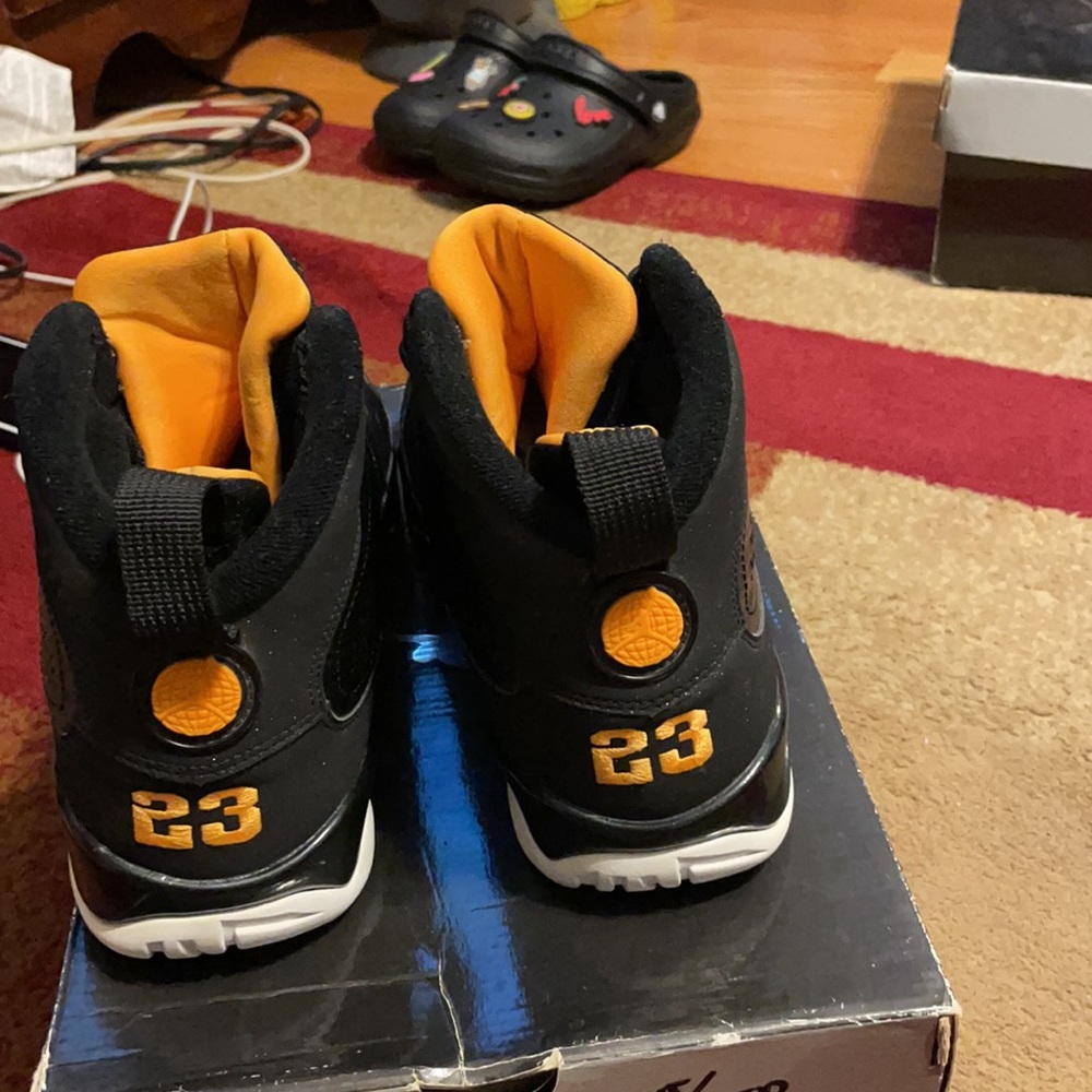 Jordan 9 - Picture 4 of 7